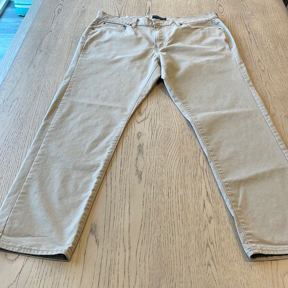 Lucky Brand Men’s 410 Athletic Slim Jeans